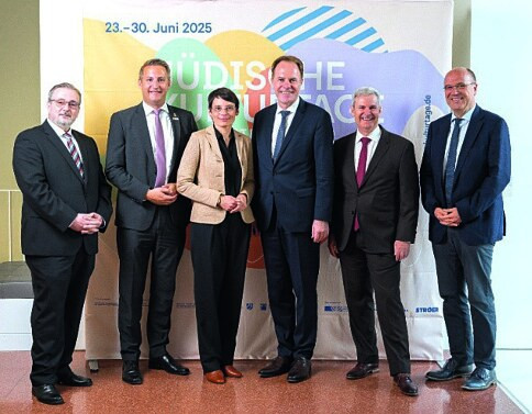 v. l. n. r.: Artour Gourari, Thomas Schürmann, Josefine Paul, Dr. Stephan Keller, Dr. Oded Horowitz und Dr. Michael Reitemeyer.